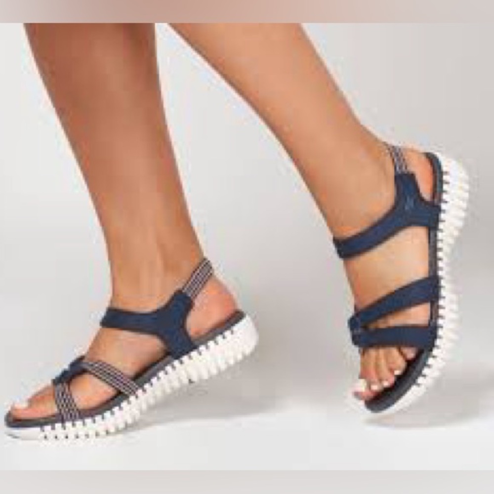 Sketchers Go Walk Stretch Fit Navy & White Sandals. Size 8